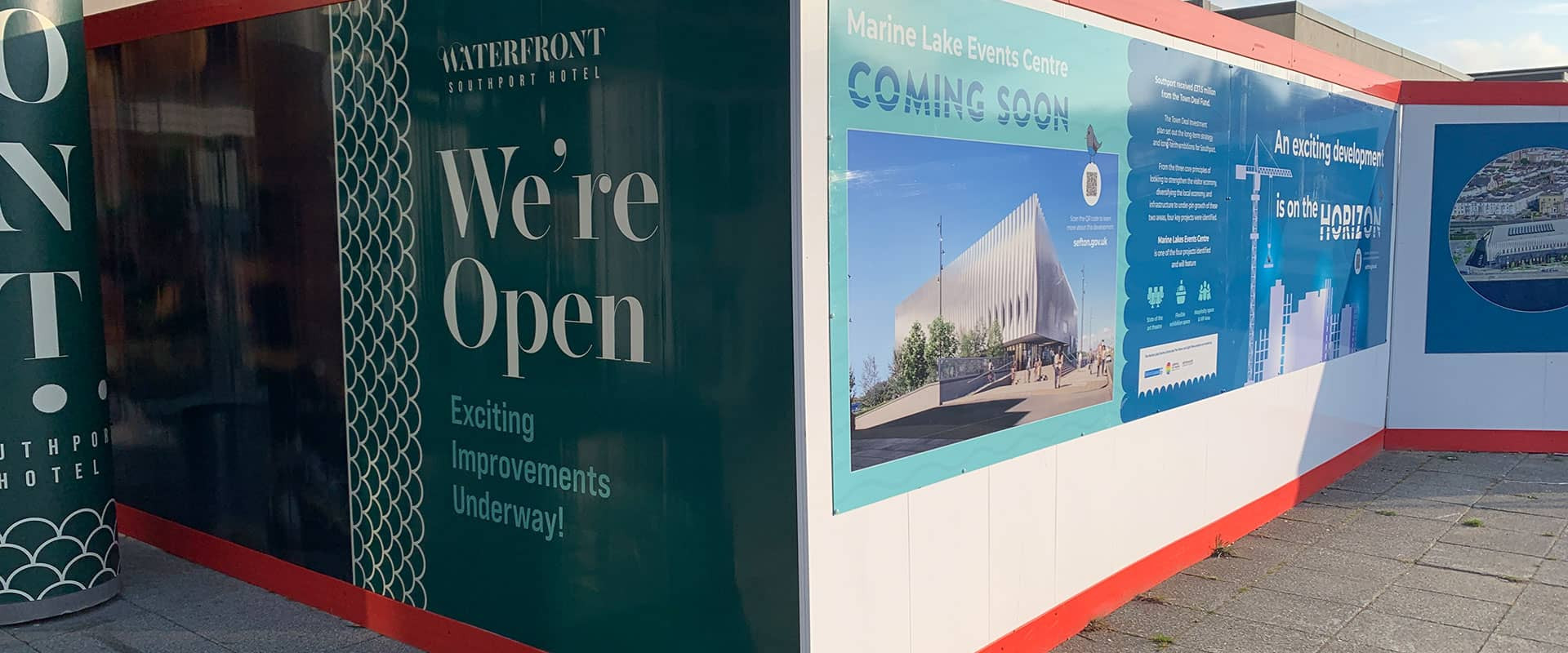 Digitally printed hoarding panels