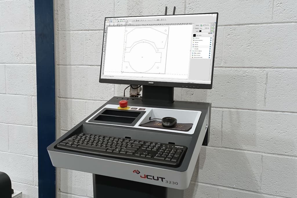 JWEI JCUT 3230 digital cutting table - Optiscout vision controller software